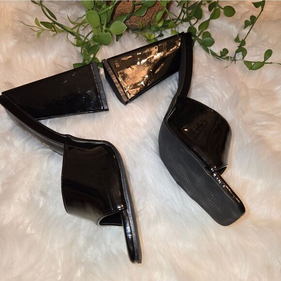 Liliana Glossy Black Sandals Size 8 - Picture 2 of 7